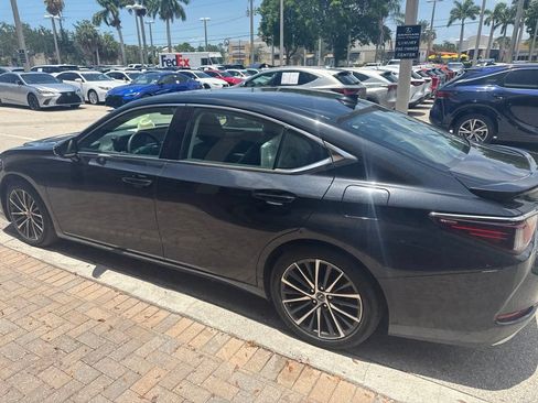 Used 2023 Lexus ES 350 w/ Premium Package FWD image 6