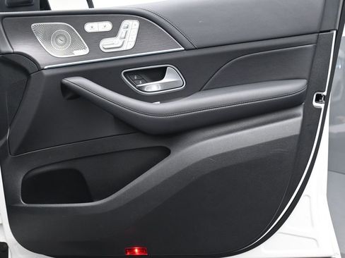 Used 2022 Mercedes-Benz GLS 450 4MATIC image 27