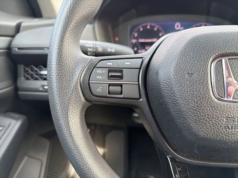 Used 2025 Honda Accord SE image 17