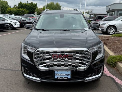 Used 2022 GMC Terrain Denali w/ Black Diamond Edition AWD/4WD image 3
