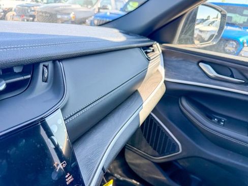 New 2026 Jeep Grand Cherokee Limited w/ Limited Altitude Package image 22