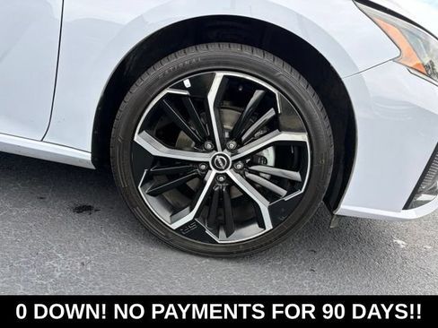 Used 2025 Nissan Altima 2.5 SR FWD image 8