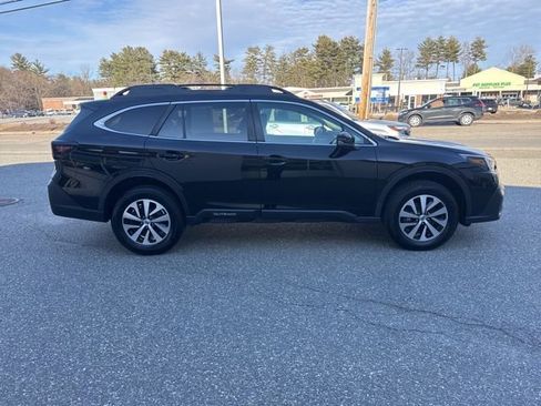 Used 2022 Subaru Outback Premium AWD/4WD image 2