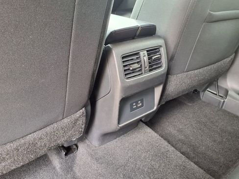 Used 2023 Nissan Rogue SV FWD image 17