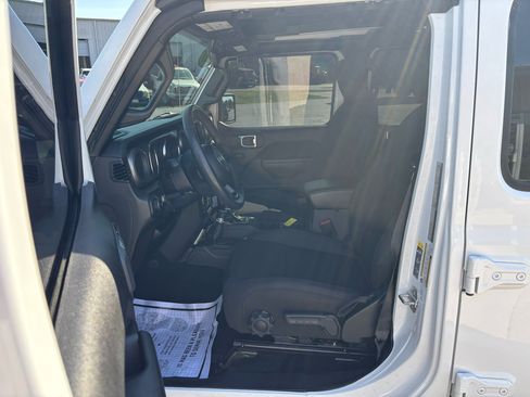 Used 2023 Jeep Wrangler Unlimited Sport image 9