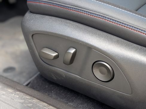 New 2025 Chevrolet Equinox EV RS image 27