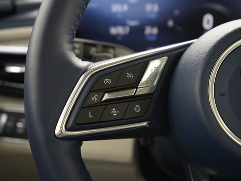 Used 2025 Buick Enclave Avenir w/ Super Cruise Package image 29