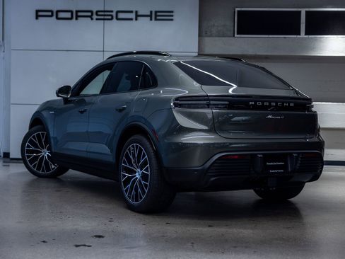 New 2026 Porsche Macan 4 Electric AWD/4WD image 3