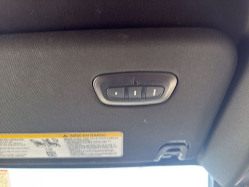 Used 2023 RAM 1500 Laramie AWD/4WD image 25
