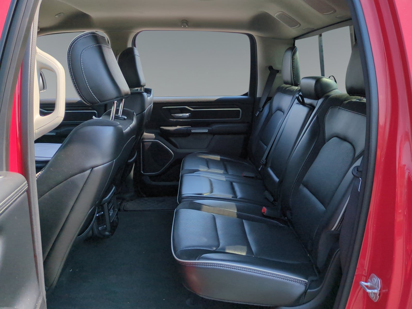Used 2022 RAM 1500 Laramie AWD/4WD image 13
