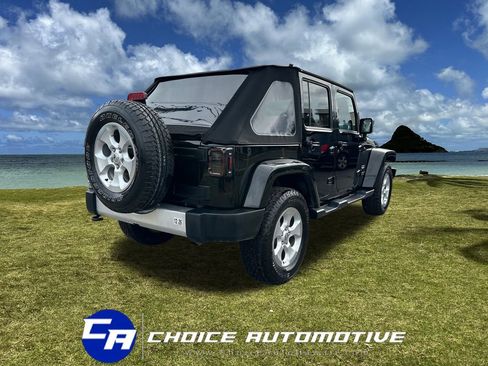 Used 2013 Jeep Wrangler Unlimited Sahara w/ Connectivity Group image 9