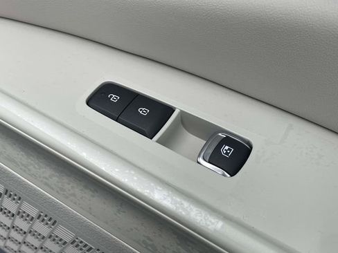 New 2026 Kia Carnival EX image 18