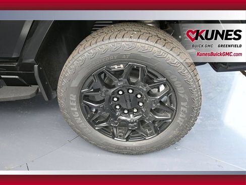 New 2025 GMC Hummer EV 2X w/ LPO, Sport Package AWD/4WD image 10
