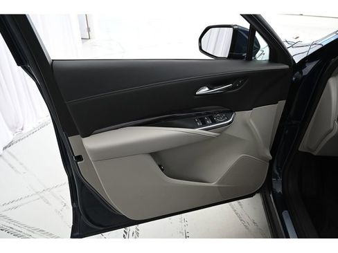 Used 2021 Cadillac XT4 Luxury w/ Cold Weather Package image 29