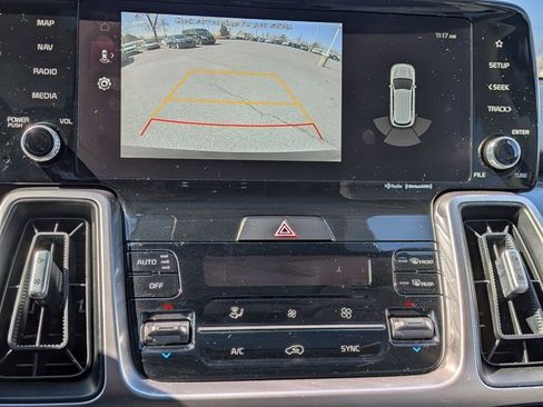 Used 2023 Kia Sorento S w/ Panoramic Sunroof Package image 12