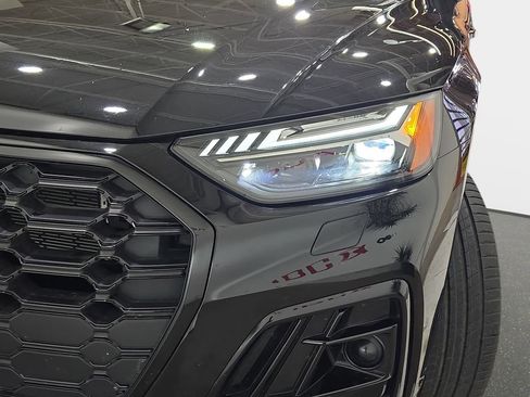 Used 2024 Audi Q5 e Prestige w/ Prestige Package AWD/4WD image 30