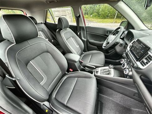 Certified 2024 Hyundai Venue Limited image 24
