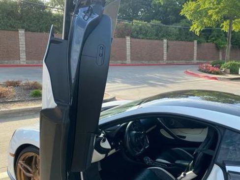 Used 2017 McLaren 570S Coupe RWD image 4