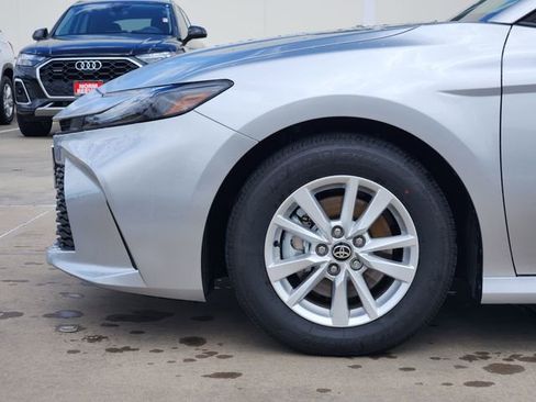 Used 2026 Toyota Camry LE w/ Convenience Package FWD image 5