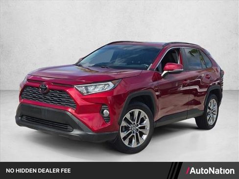 Used 2019 Toyota RAV4 XLE Premium FWD image 1
