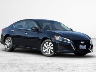 Used 2025 Nissan Altima 2.5 S video 2