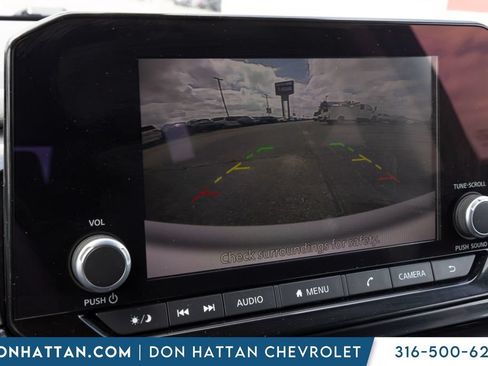Used 2025 Nissan Pathfinder SV FWD image 9