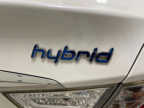 Used 2014 Hyundai Sonata Hybrid image 48