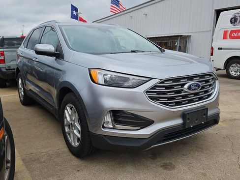 Used 2022 Ford Edge SEL w/ Convenience Package image 3