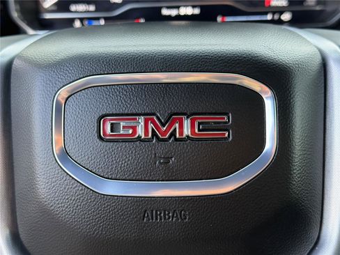 Used 2025 GMC Sierra 1500 SLT image 25