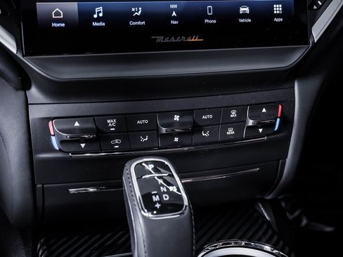 Used 2024 Maserati Ghibli Trofeo image 27