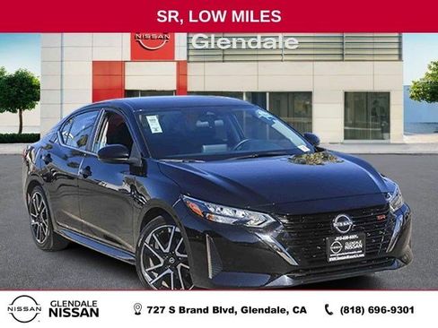 Used 2025 Nissan Sentra SR FWD image 1