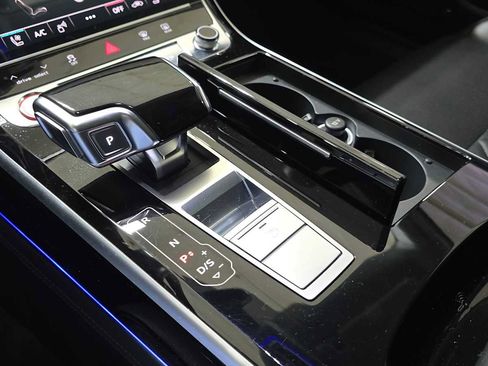 Used 2020 Audi S8 L w/ S8 Executive Package AWD/4WD image 36