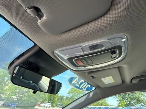 Used 2024 Hyundai Elantra SEL FWD image 32