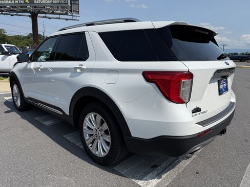 Used 2023 Ford Explorer Limited w/ Equipment Group 301A AWD/4WD image 7