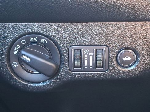 Used 2018 Dodge Challenger SXT w/ Sound Group image 23