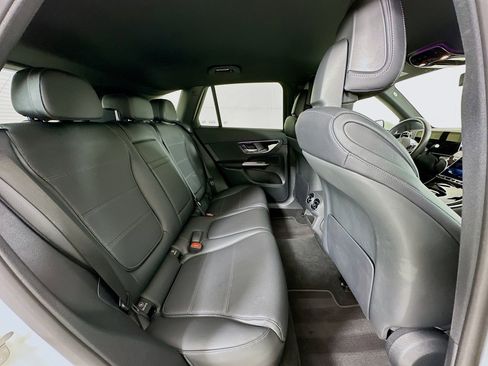 Certified 2025 Mercedes-Benz GLC 300 image 28
