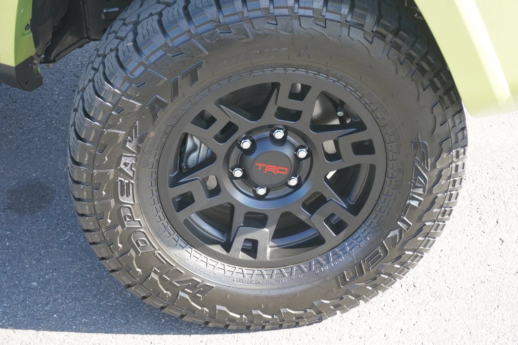 Used 2023 Toyota 4Runner TRD Off-Road Premium w/ Off Road Premium Plus Package AWD/4WD image 10