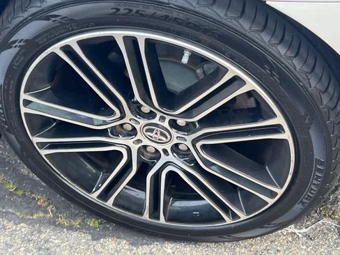 Used 2016 Toyota Camry SE image 17