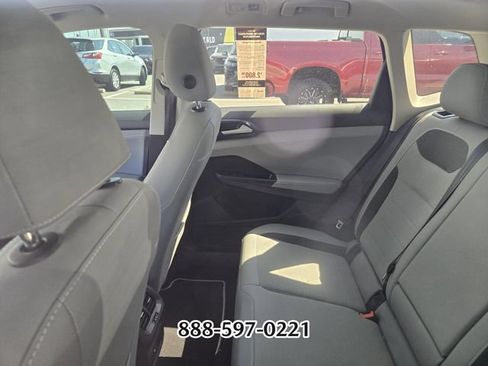 Certified 2024 Volkswagen Taos SE FWD image 4