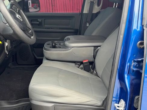 Used 2018 RAM 1500 Express w/ Express Value Package AWD/4WD image 12