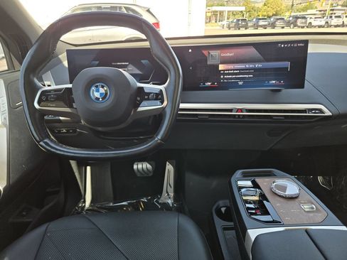 Used 2023 BMW iX xDrive50 w/ Premium Package AWD/4WD image 27