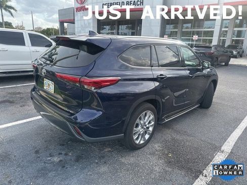 Used 2021 Toyota Highlander Limited image 3