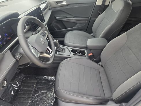 New 2026 Volkswagen Taos SE FWD image 12