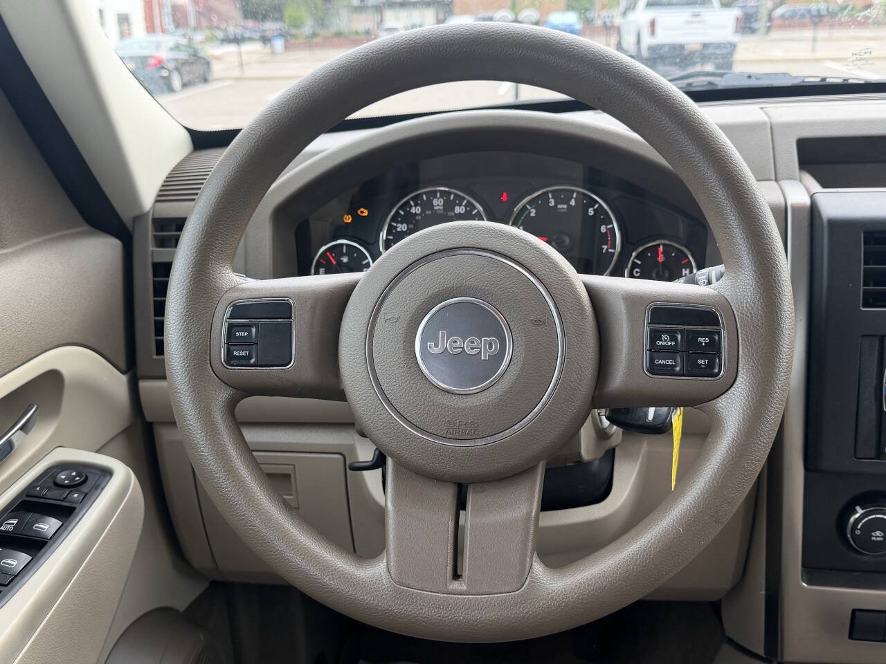 Used 2012 Jeep Liberty Sport AWD/4WD image 10