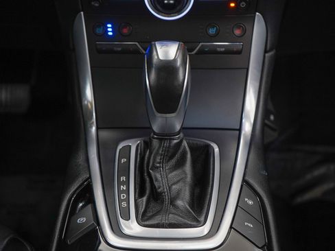 Used 2015 Ford Edge Titanium w/ Equipment Group 302A AWD/4WD image 16