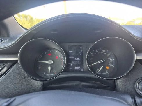 Used 2019 Toyota C-HR XLE FWD image 26
