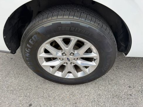 Used 2020 Ford Expedition XLT w/ Equipment Group 202A RWD image 19