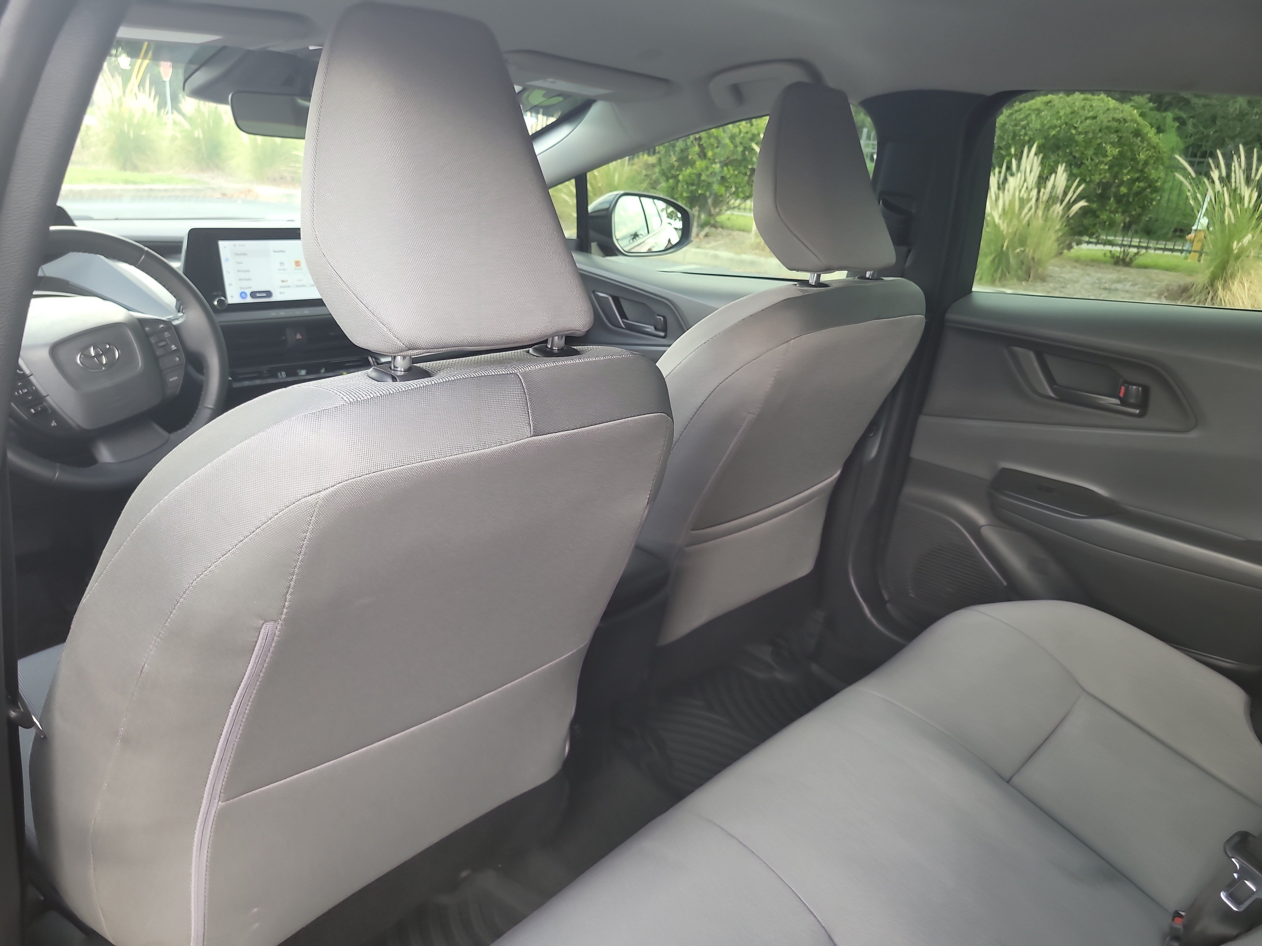 Certified 2025 Toyota Prius LE FWD image 13