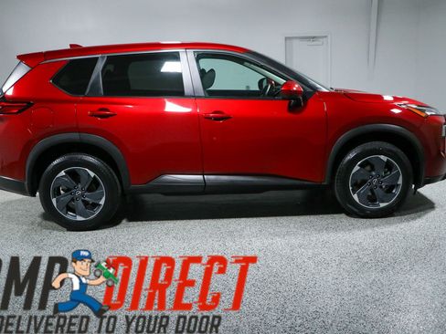 Used 2024 Nissan Rogue SV FWD image 6