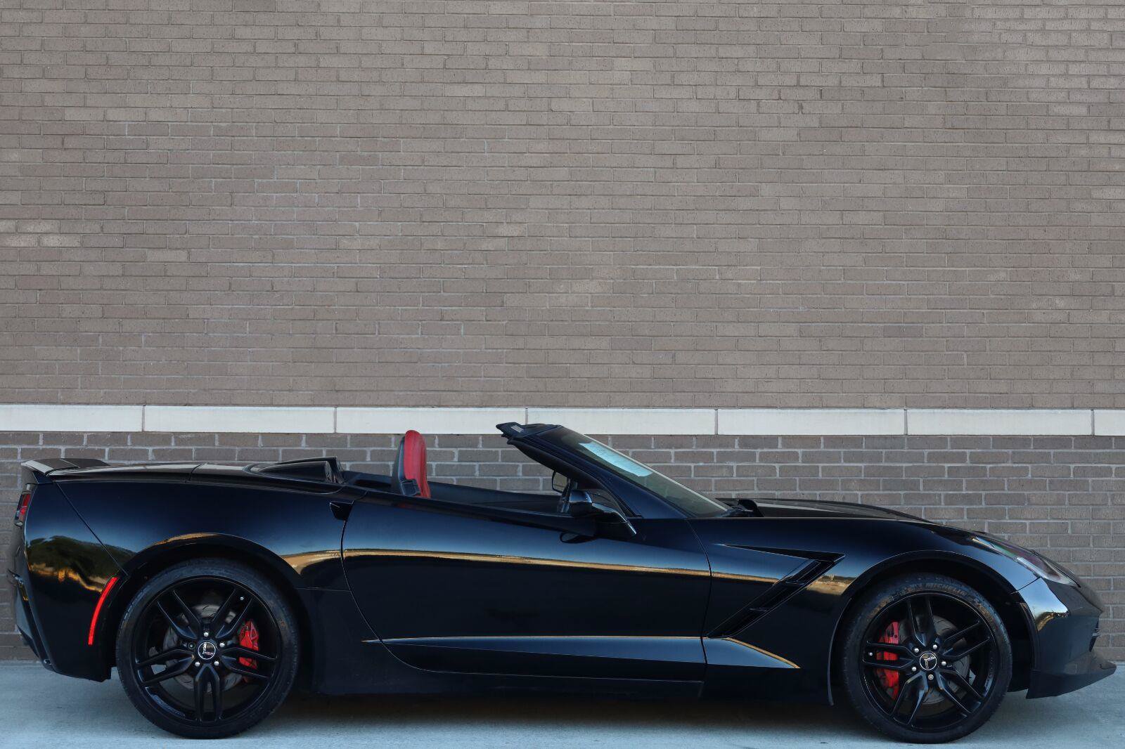 Used 2014 Chevrolet Corvette Stingray Convertible w/ 2LT Preferred Equipment Group RWD image 3